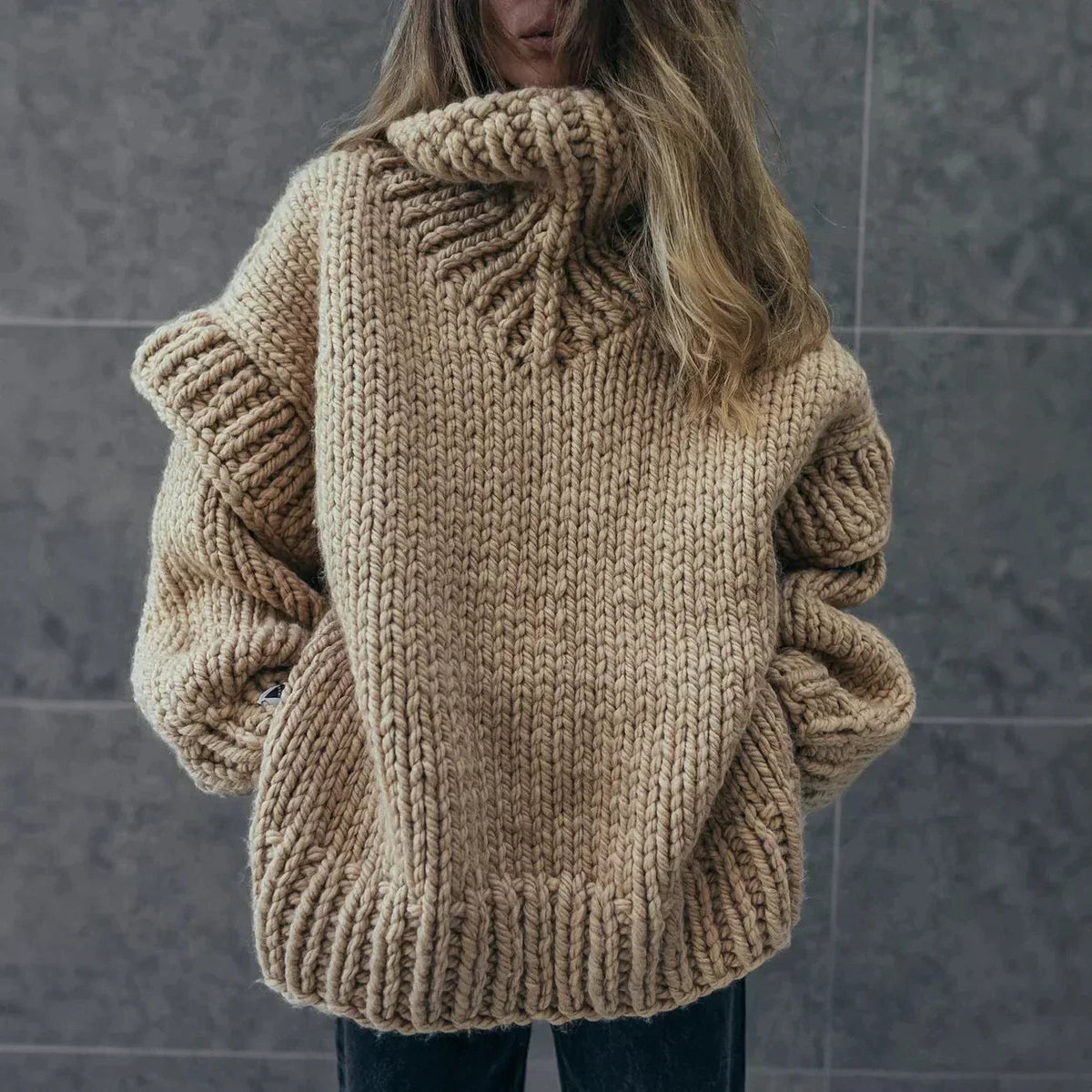 Dames Oversized Coltrui met Hoge Col, Verlaagde Schouders en Grofgebreide Look Khaki