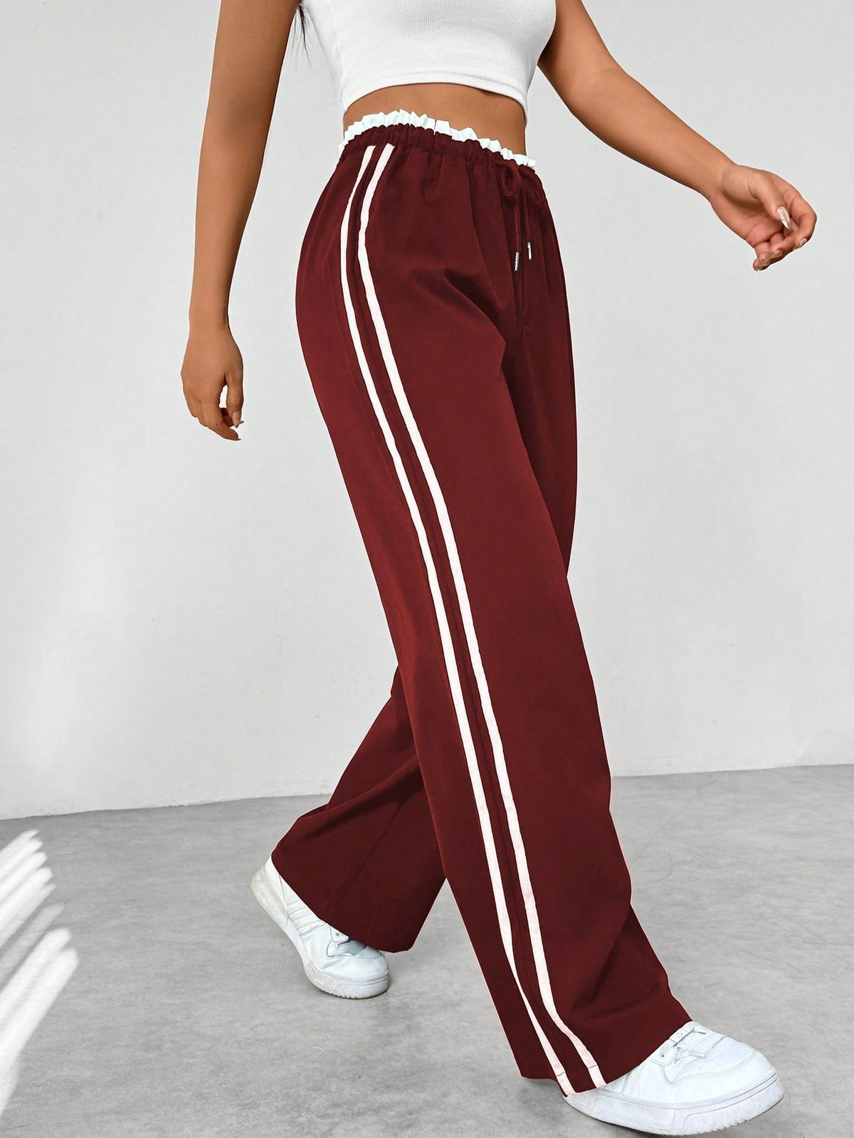 Dames Wide-Leg Sweatpants met Dubbele Zijstrepen en Elastische Taille Bordeaux