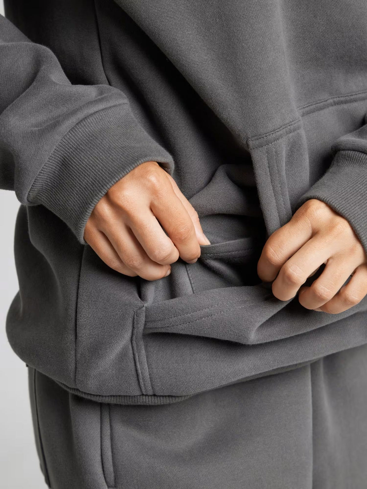 Unisex Oversized Hoodie met Oogmasker, Ritszakken op de Mouwen en Kangoeroezak