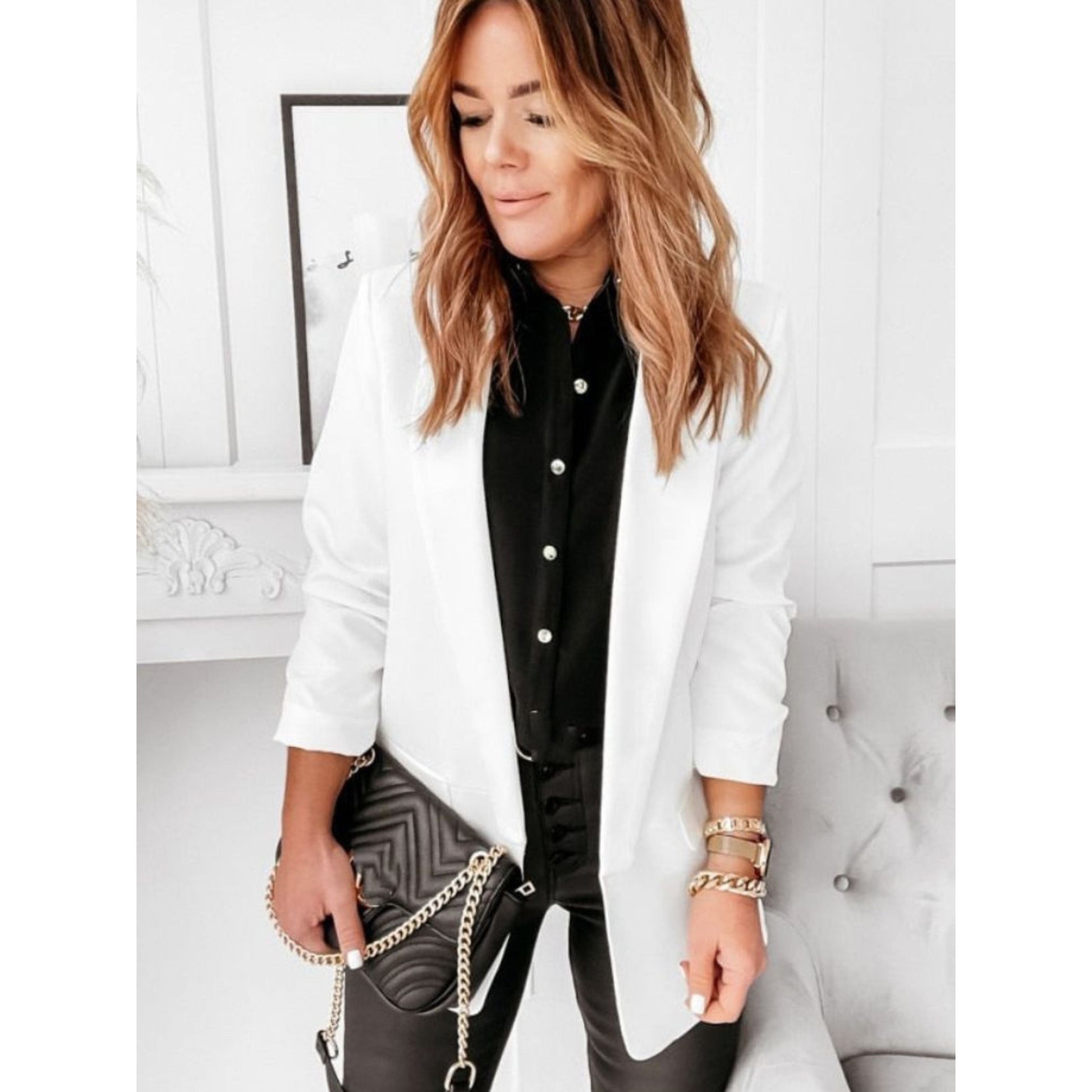 Dames Blazer met Vloeibare Snit en Moderne Stijl in Zwart 1