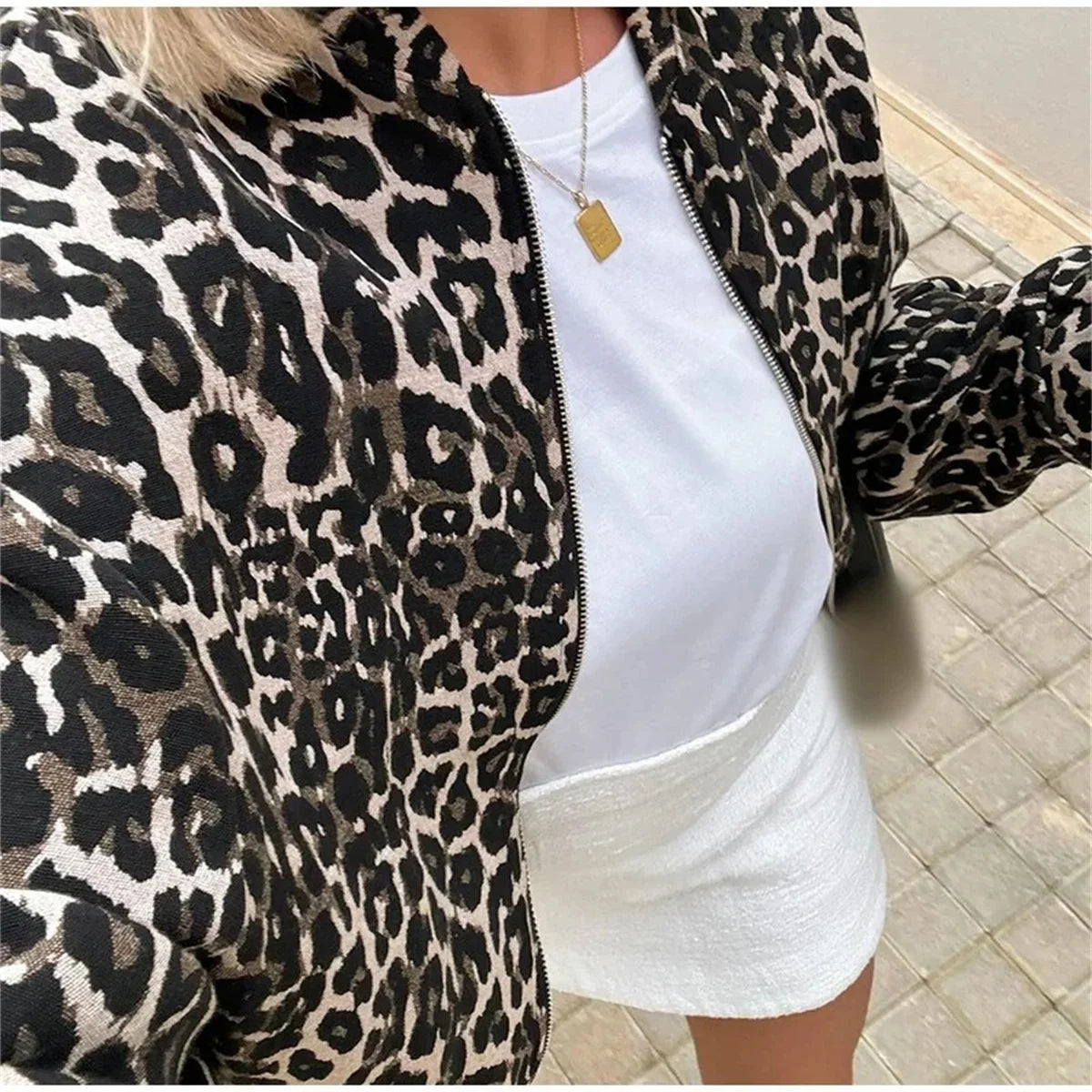 Dames Bomberjack met Luipaardprint en Comfortabele Pasvorm 2