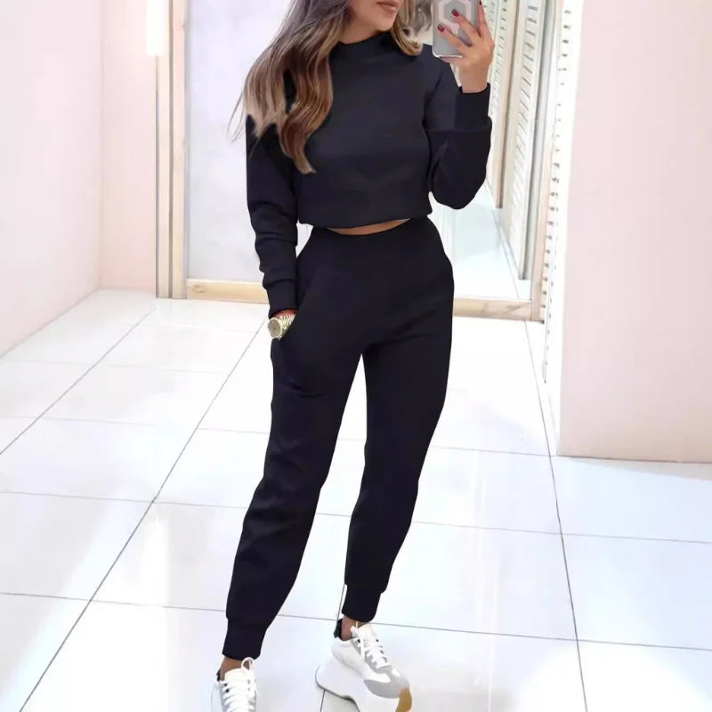 Dames Trainingspak met Cropped Sweater en Aansluitende Broek 4