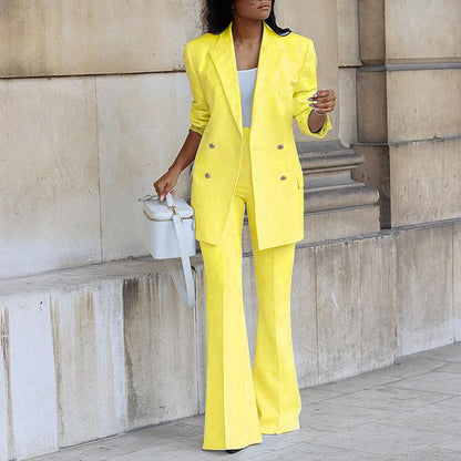 Dames Blazer Set met Flared Broek en Dubbele Knopenrij Geel