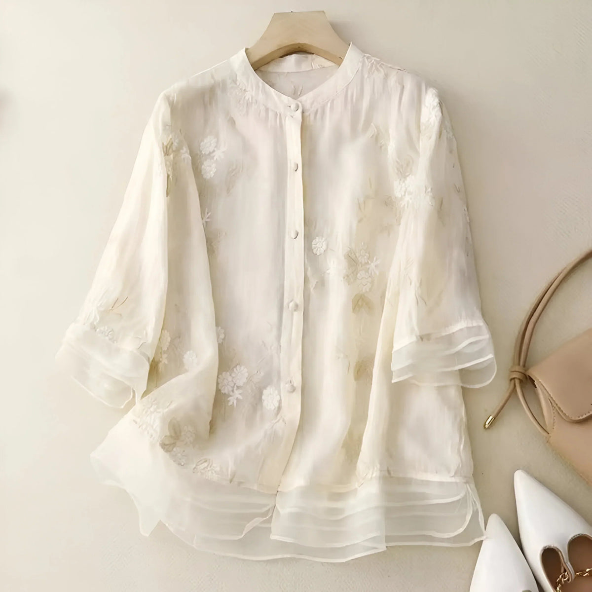 Dames Blouse Driekwart Mouw met Bloemenborduursels en Knoopsluiting Beige