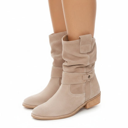 Dames Boots met Lage Hak, Ronde Neus en Geplooid Schafte Detail
