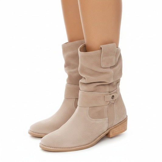 Dames Boots met Lage Hak, Ronde Neus en Geplooid Schafte Detail