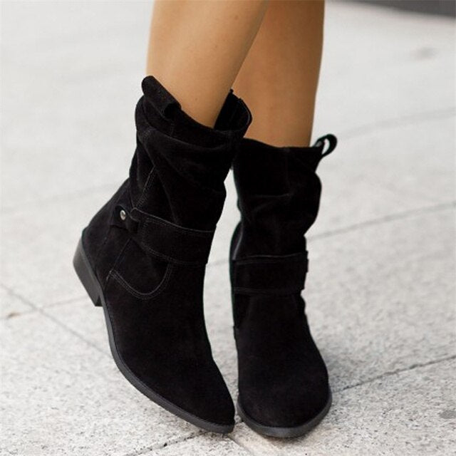 Dames Boots met Lage Hak, Ronde Neus en Geplooid Schafte Detail Zwart