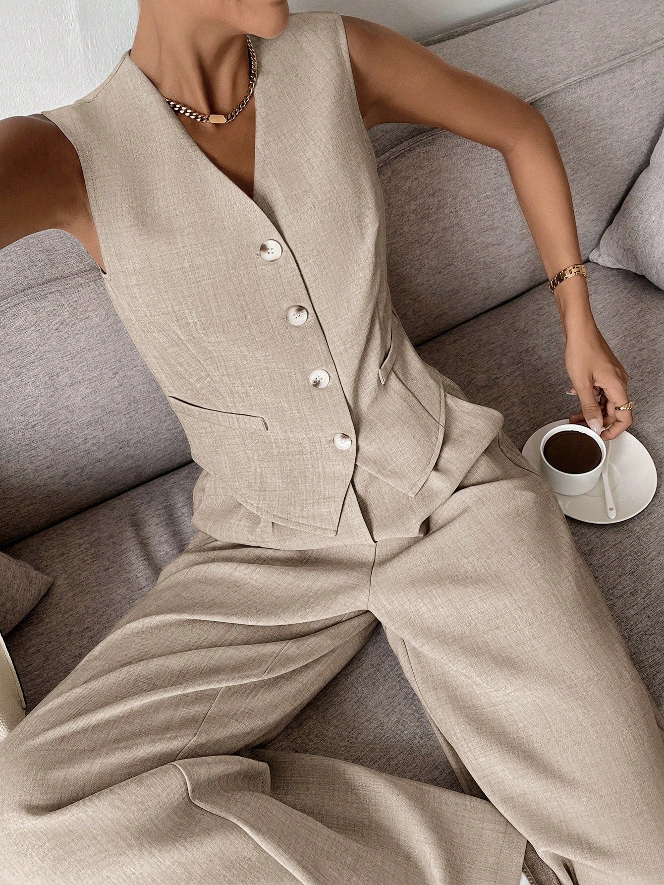 Dames Clothing Set Mouwloos Vest met Wijde Broek en V-hals Beige