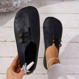 Dames Flats met Ronde Neus en Vintage Knopen