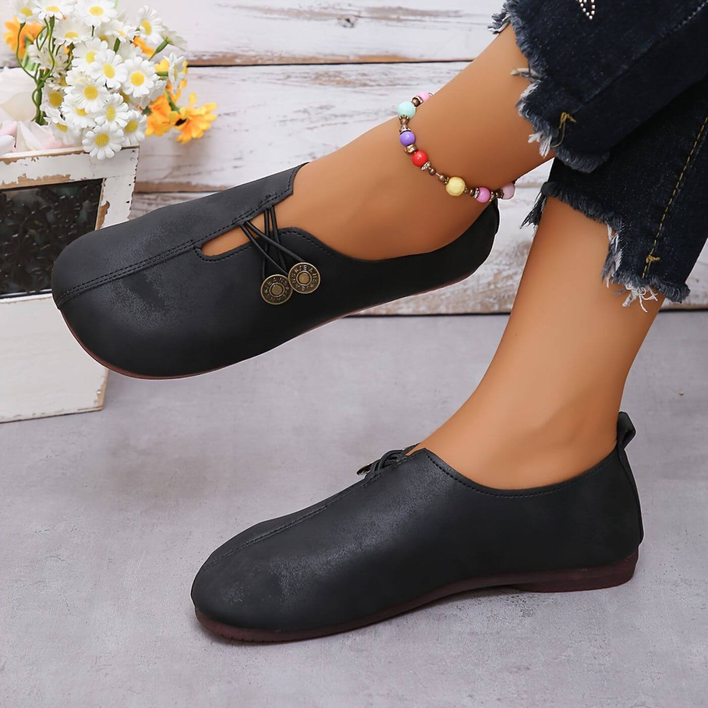 Dames Flats met Ronde Neus en Vintage Knopen