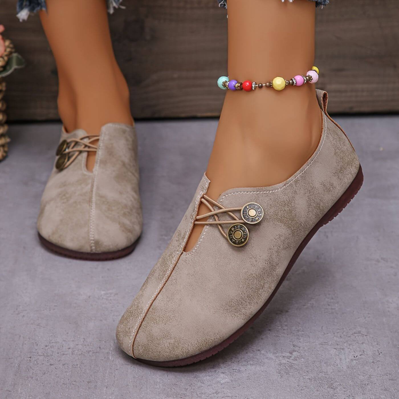 Dames Flats met Ronde Neus en Vintage Knopen