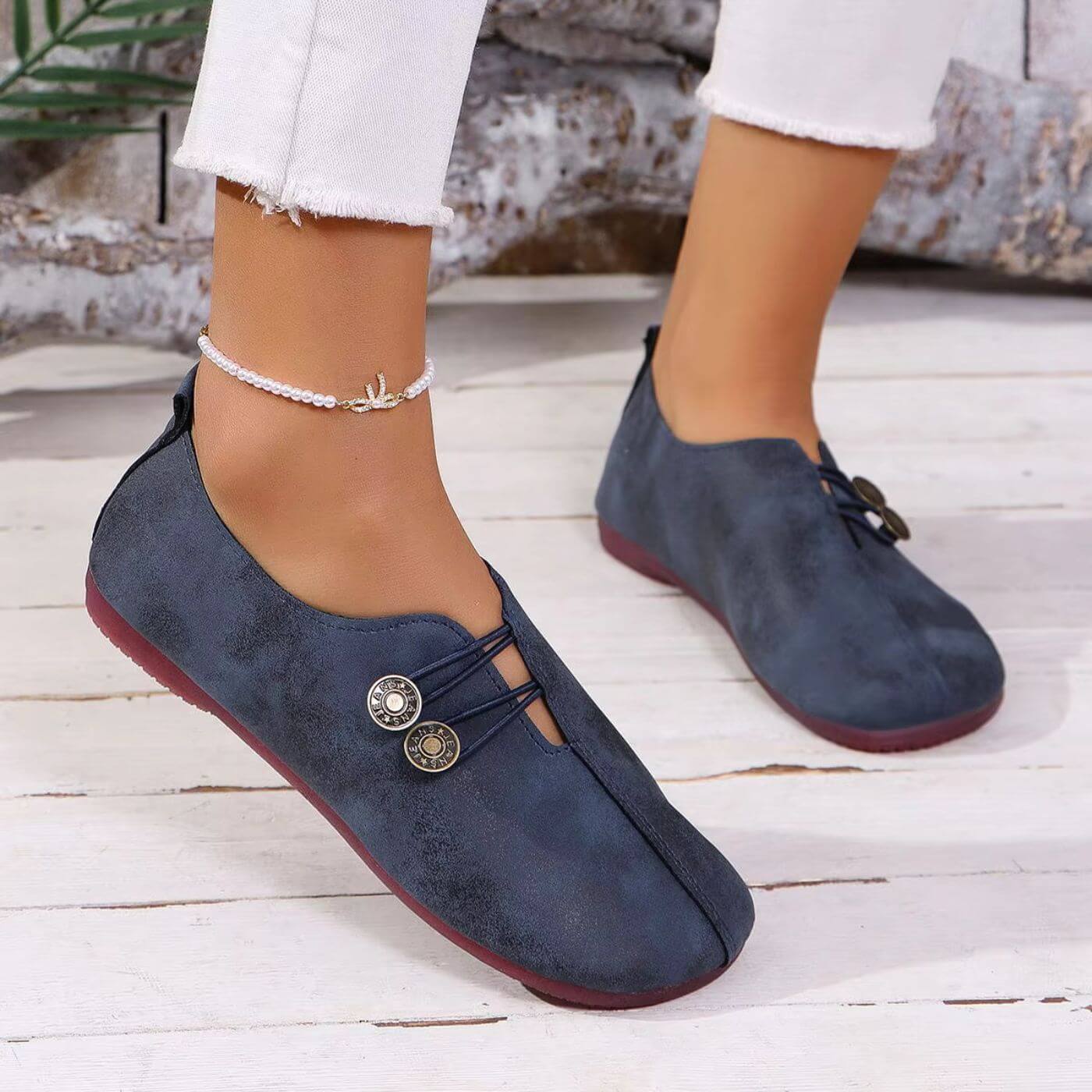 Dames Flats met Ronde Neus en Vintage Knopen