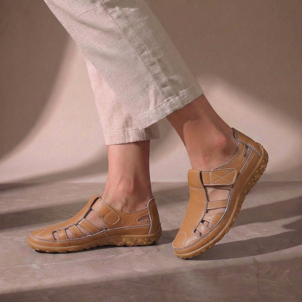 Dames Gesloten Sandalen met Klittenband en Uitsnijdingen Bruin