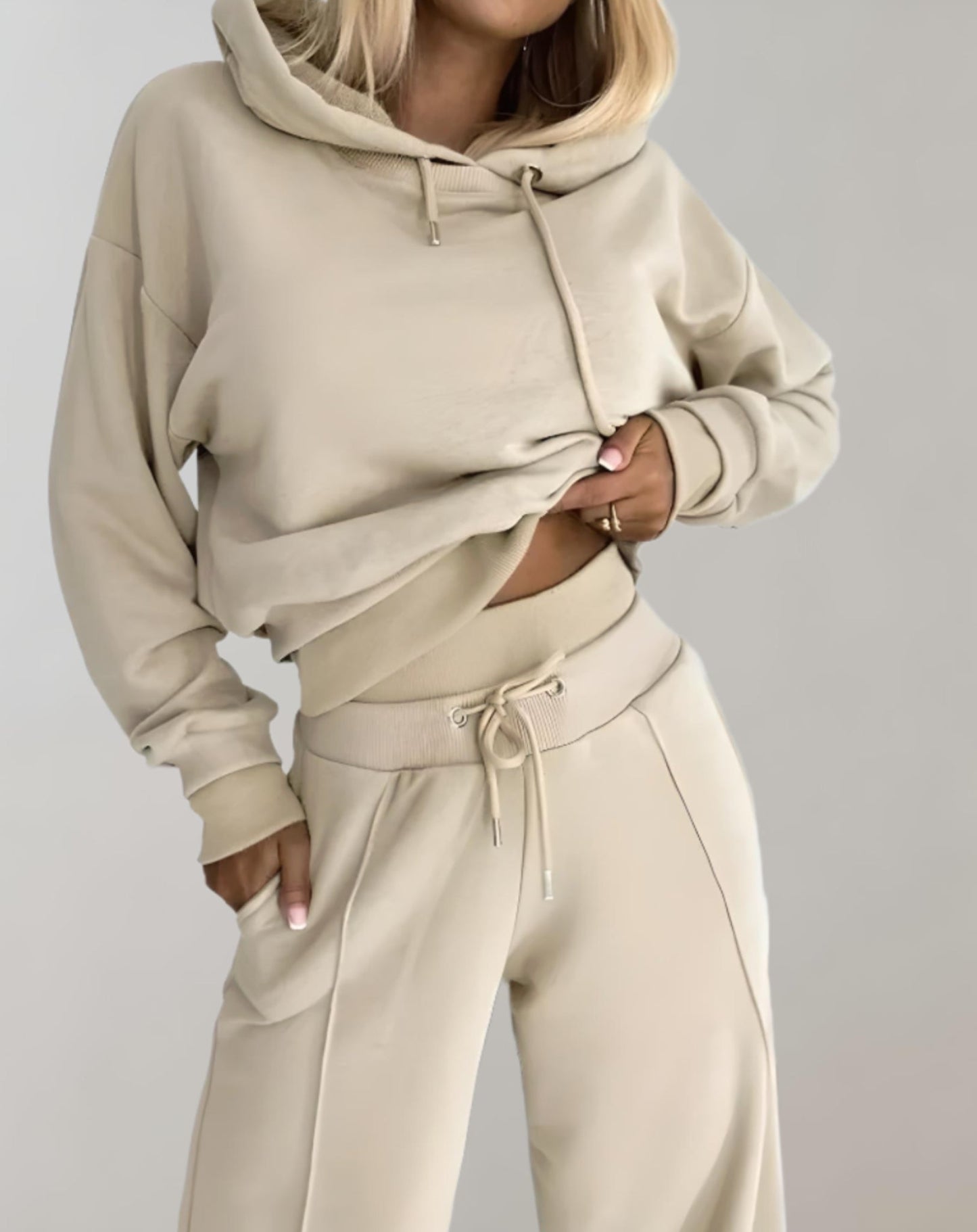 Dames Joggingpak met Crop Hoodie en Wide Leg Broek Beige