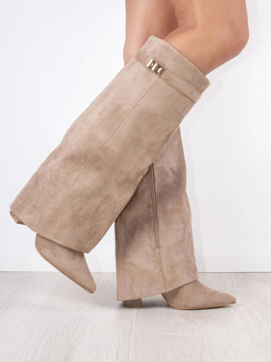 Dames Kniehoge Fold-Over Boots met Gouden Detail en Puntneus