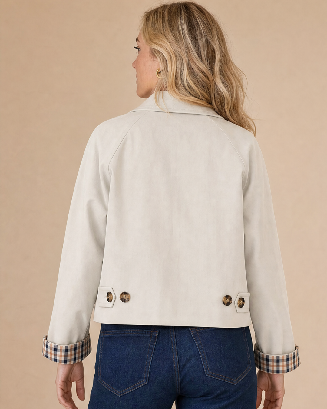 Dames Korte Jas met Knoopsluiting en Geruite Manchetten