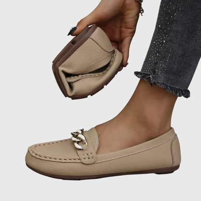 Dames Loafers met Gouden Kettingdetail en Platte Zool