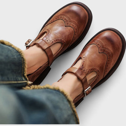 Dames Mary Jane Schoenen met Broguedetail en T-bandje met Gesp Bruin