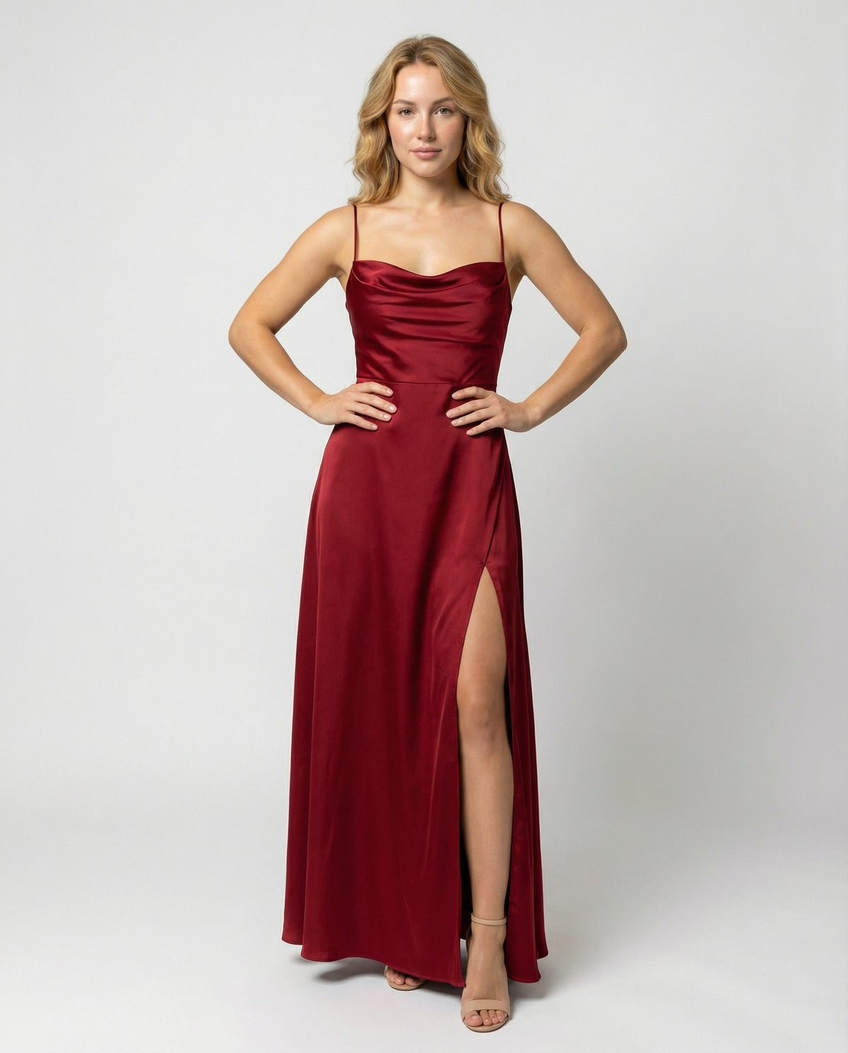 Dames Maxi Avondjurk met Waterval-hals, Spaghettibandjes en Beenslip Rood