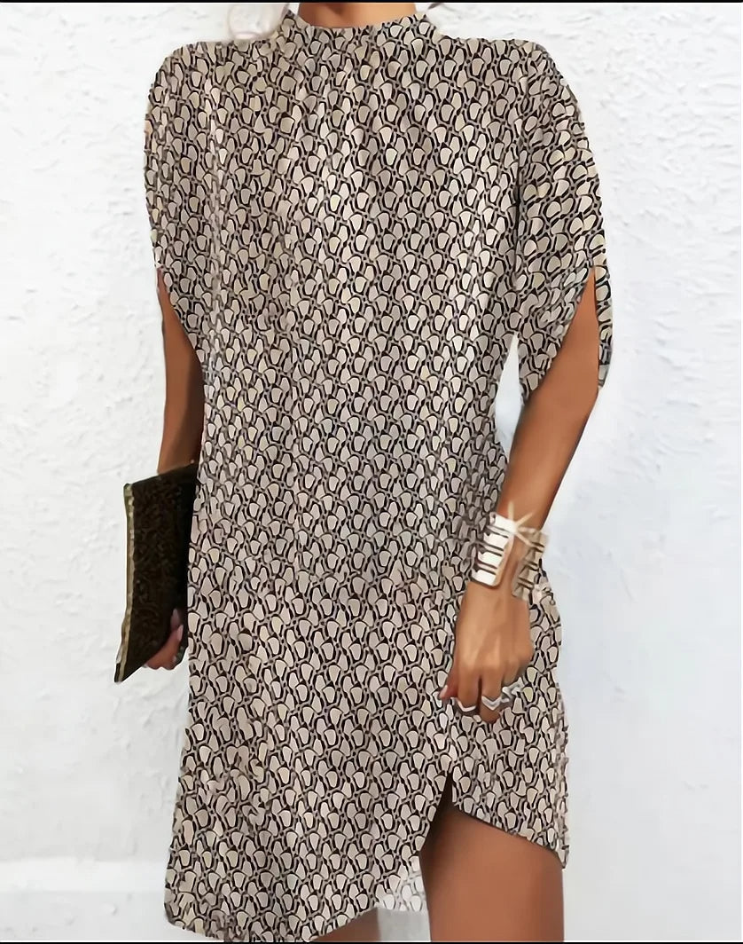 Dames Mini Jurk met Vleermuismouwen en Hoge Kraag Beige