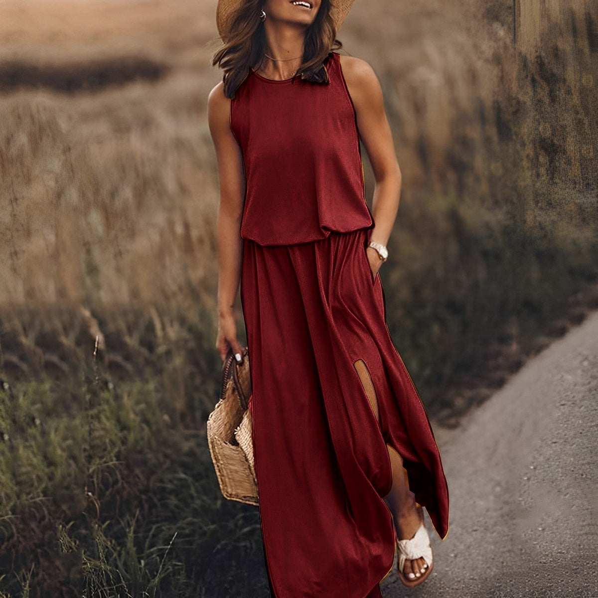Dames Mouwloze Maxi Jurk met Ronde Hals en Split Bordeaux