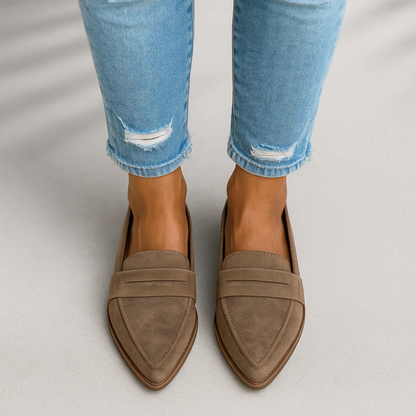 Dames Penny Loafers met Puntneus en Instapper Design