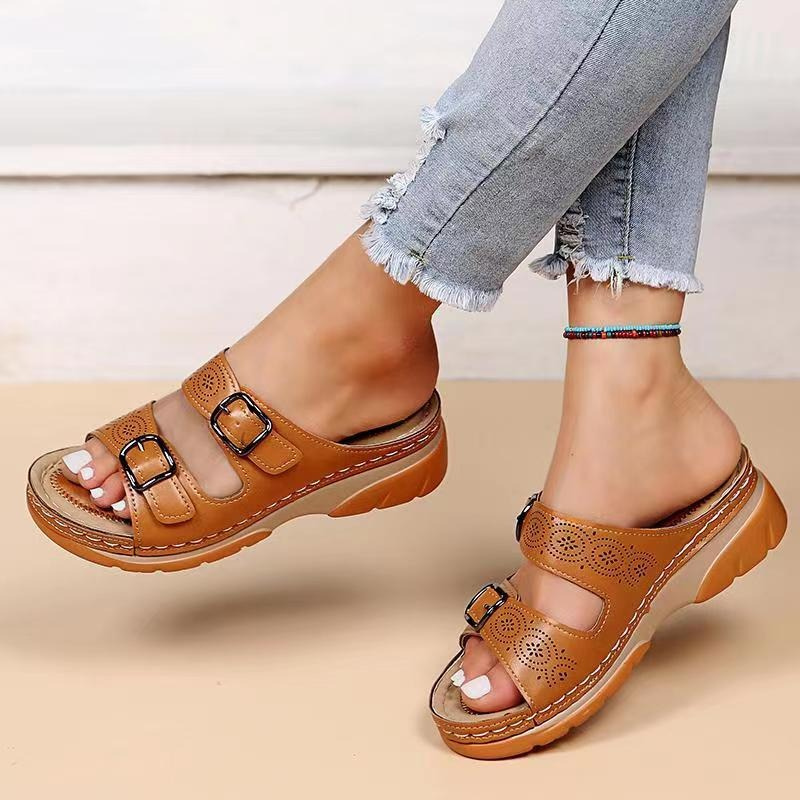 Dames Sandalen met Dubbele Gesp en Plateauzool Bruin