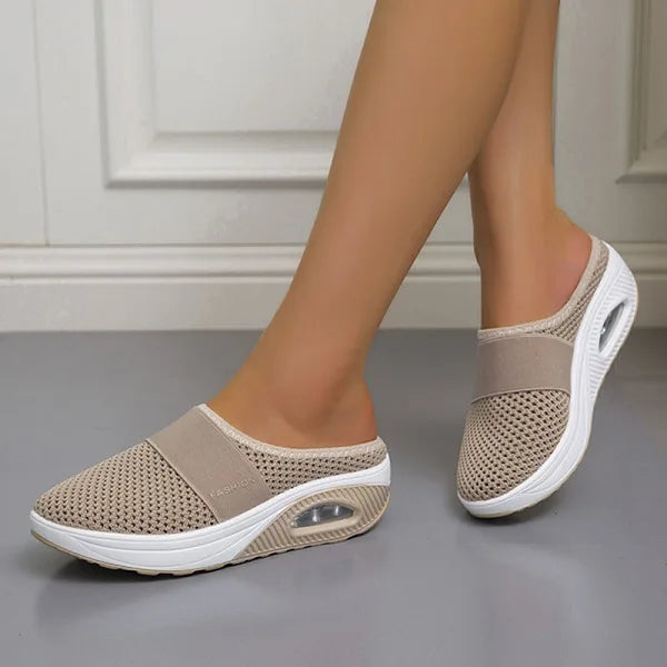 Dames Slip-on Slippers met Gestructureerde Zool en Brede Bandage
