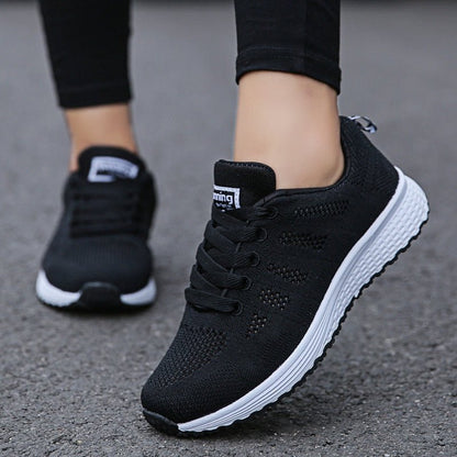 Dames Sneakers met Vetersluiting en Ronde Neus Zwart