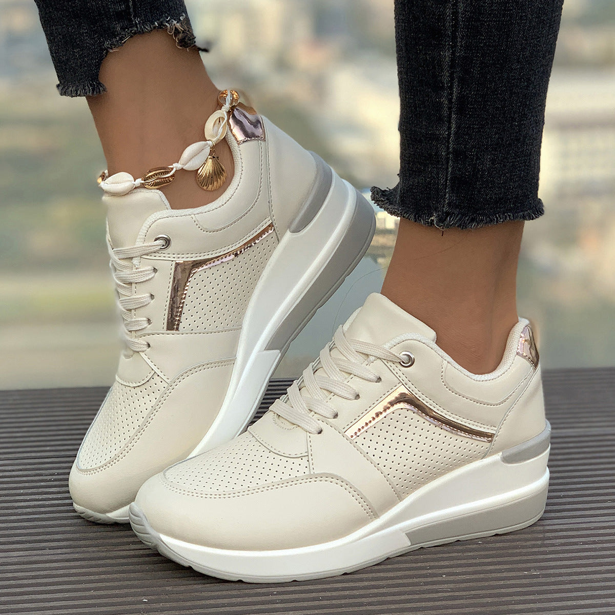 Dames Sneakers met Wedge Zool en Vetersluiting Wit