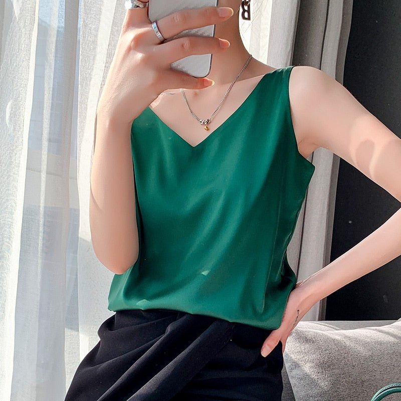 Dames Tank Top Mouwloos met V-hals en Glanzende Afwerking Emerald Groen