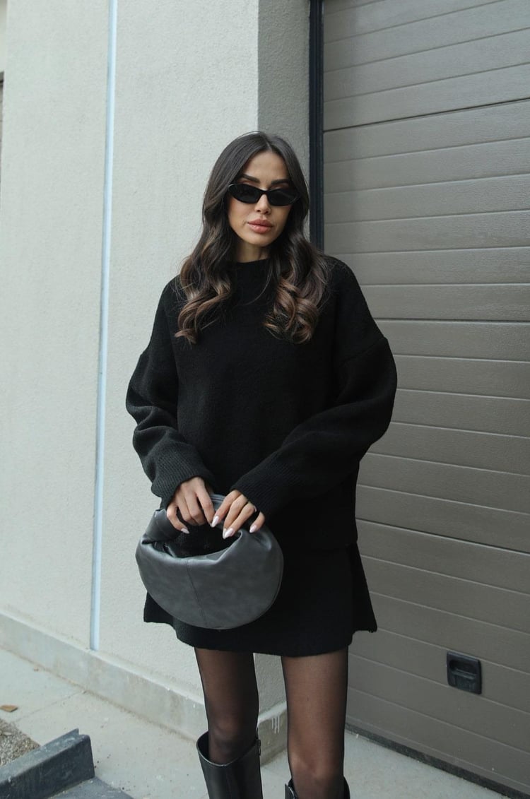 Dames Tweedelige Set met Oversized Trui en Korte Rok Zwart