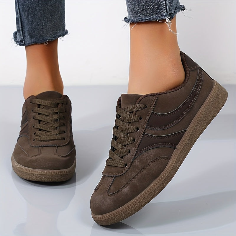 Dames Vintage Sneakers met Vetersluiting en Ronde Neus