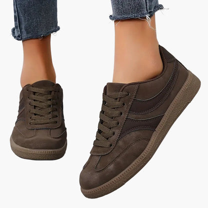 Dames Vintage Sneakers met Vetersluiting en Ronde Neus Bruin