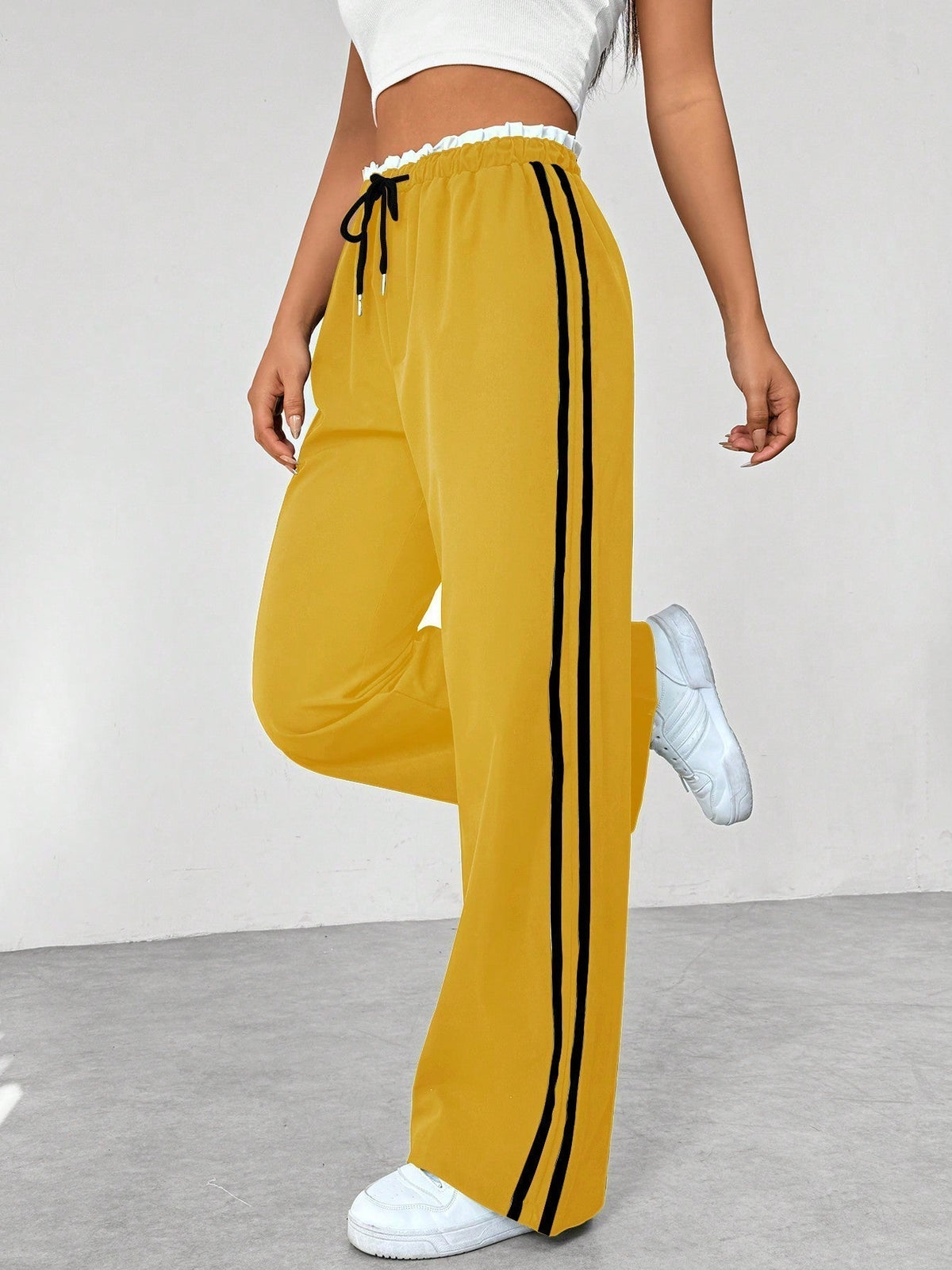 Dames Wide-Leg Sweatpants met Dubbele Zijstrepen en Elastische Taille Geel