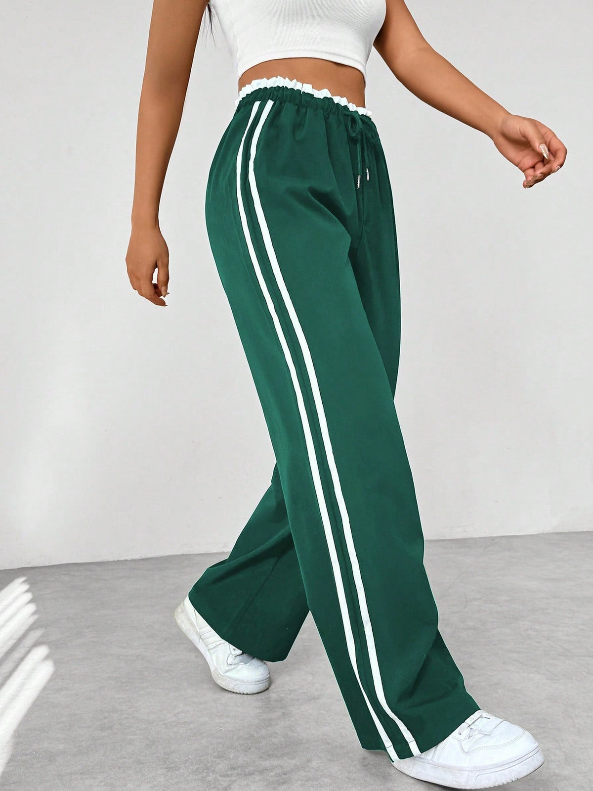 Dames Wide-Leg Sweatpants met Dubbele Zijstrepen en Elastische Taille Donkergroen