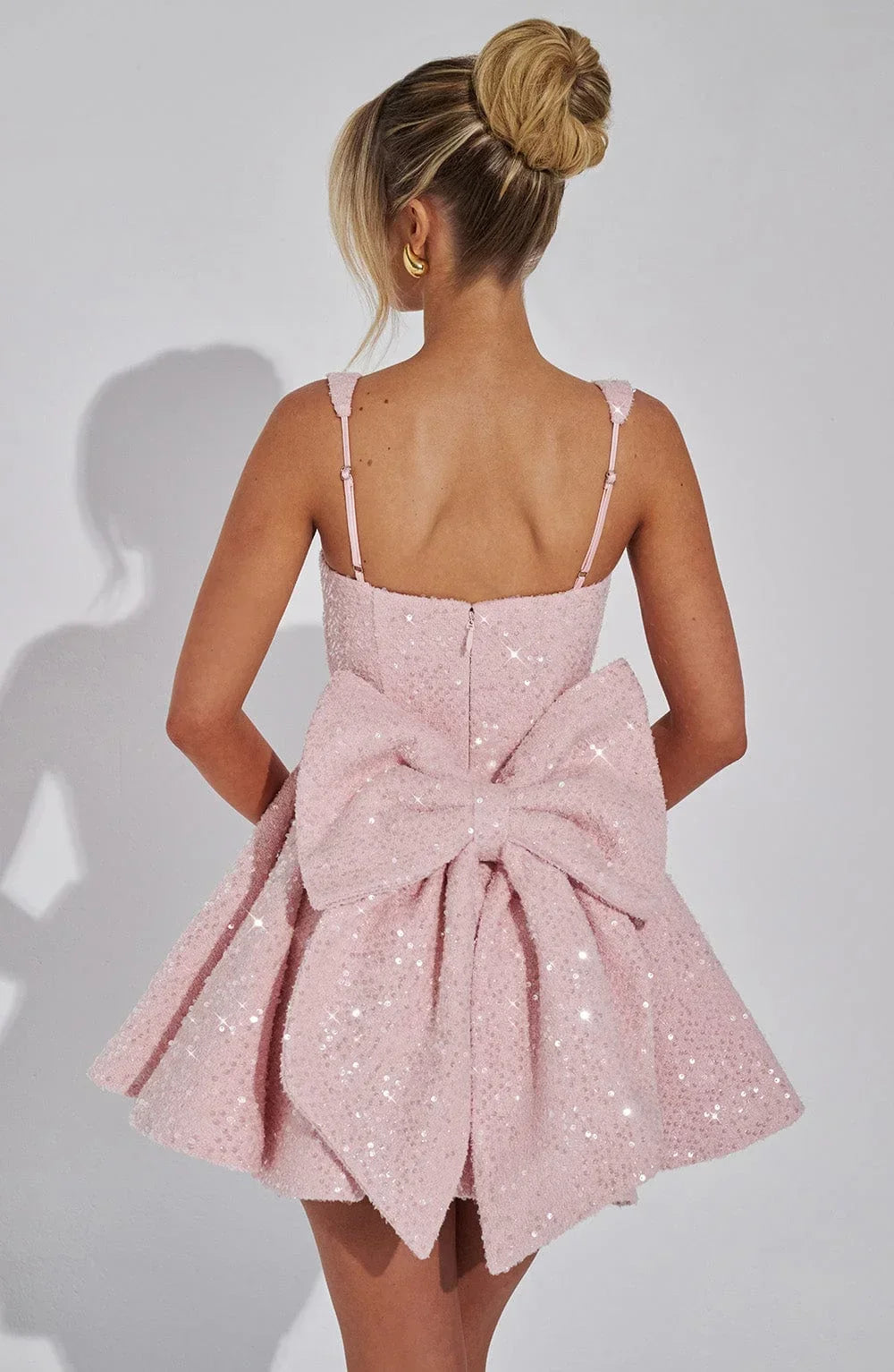 Glitter Mini Jurk met Grote Strik aan de Rug en Verstelbare Bandjes