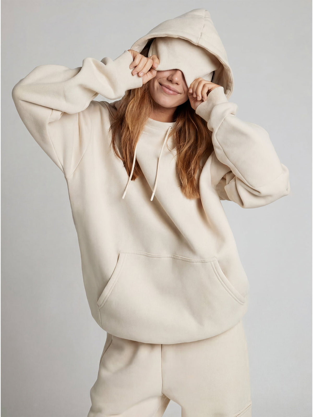 Unisex Oversized Hoodie met Oogmasker, Ritszakken op de Mouwen en Kangoeroezak Crème