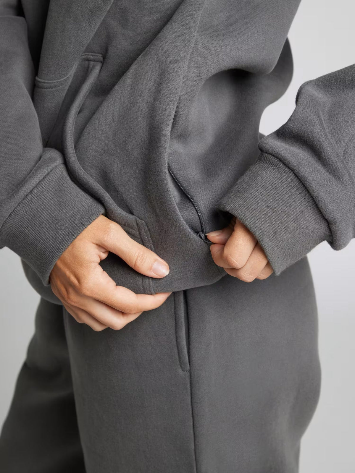 Unisex Oversized Hoodie met Oogmasker, Ritszakken op de Mouwen en Kangoeroezak