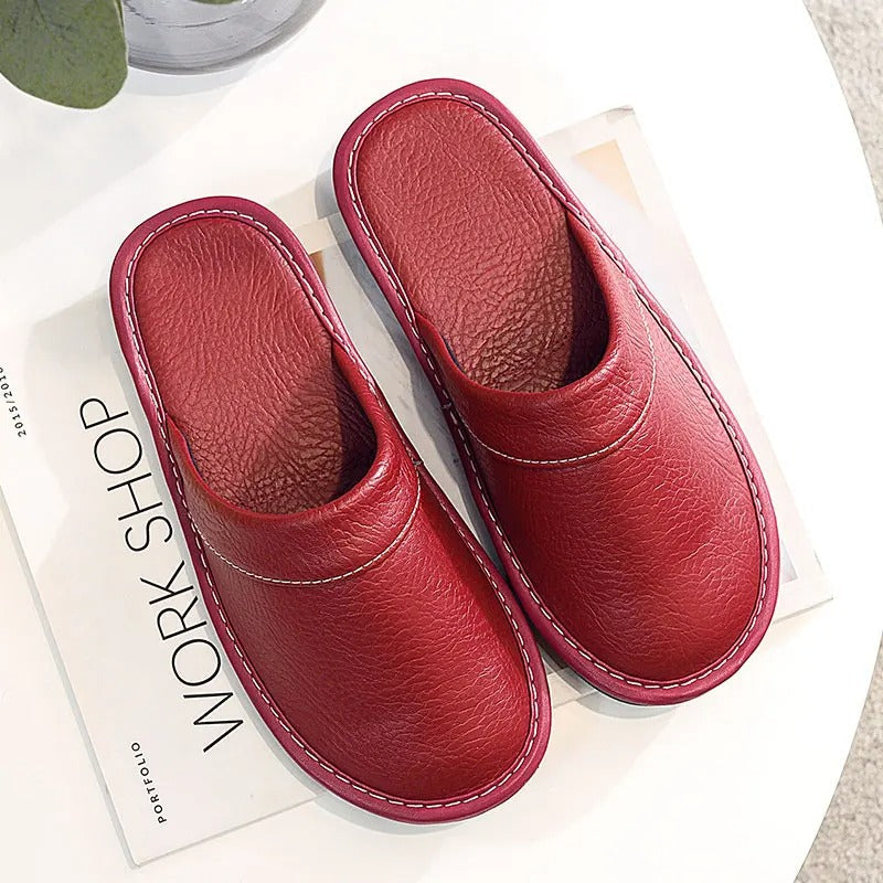 Unisex Pantoffels met Faux Leather Look en Ronde Neus Donkerrood