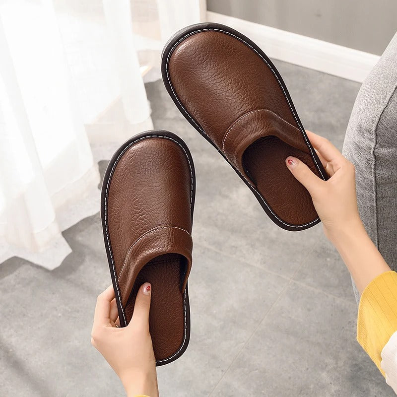 Unisex Pantoffels met Faux Leather Look en Ronde Neus