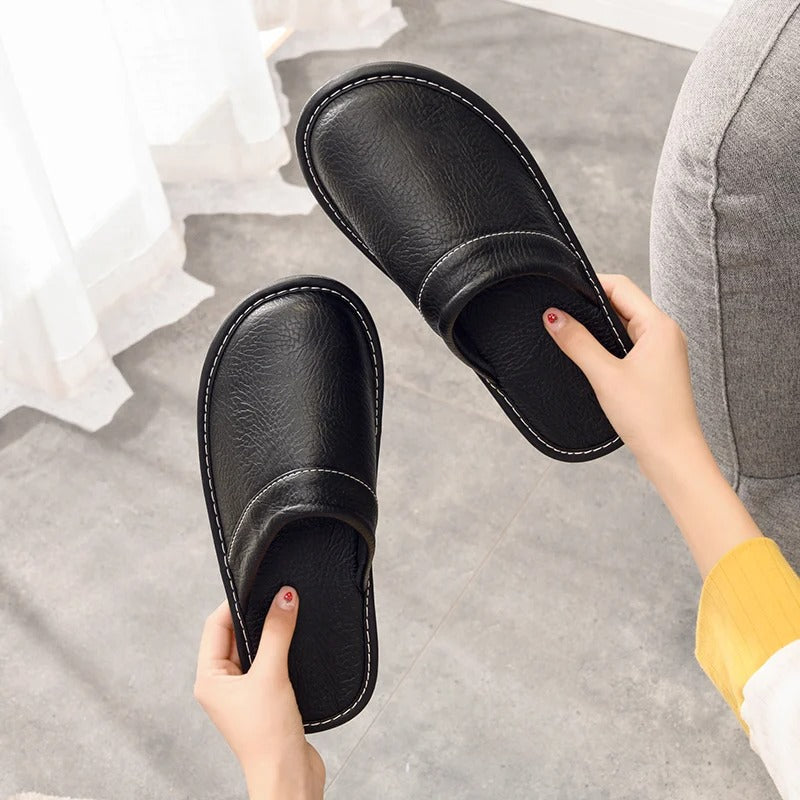Unisex Pantoffels met Faux Leather Look en Ronde Neus